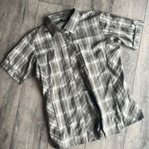 Blackhawk shirt size Large green button up top